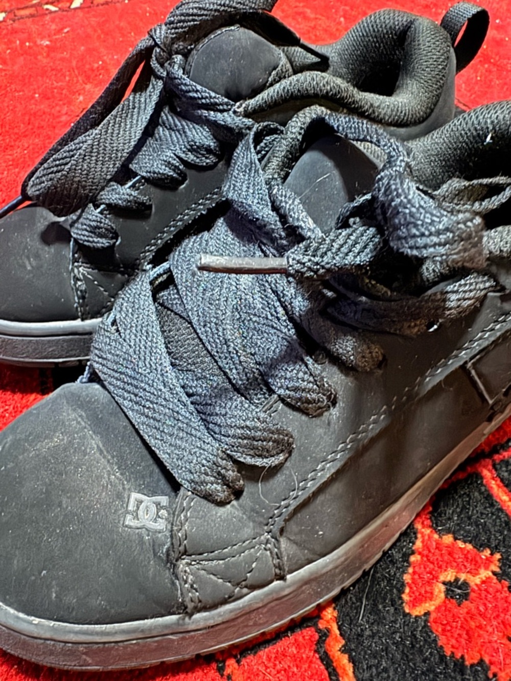 Men’s DC Black Skate Shoes with Black Laces, Size 4